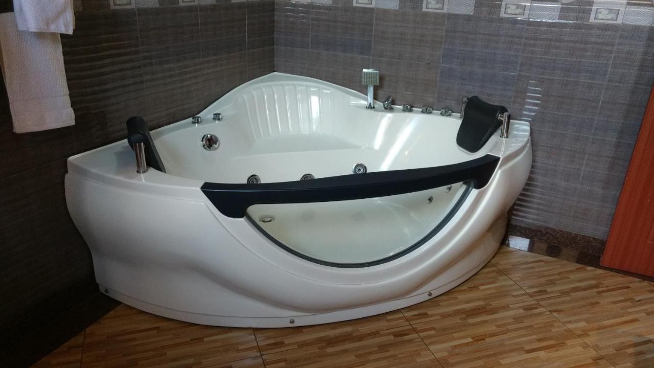 Milimani Beach Resort 키수무 외부 사진
